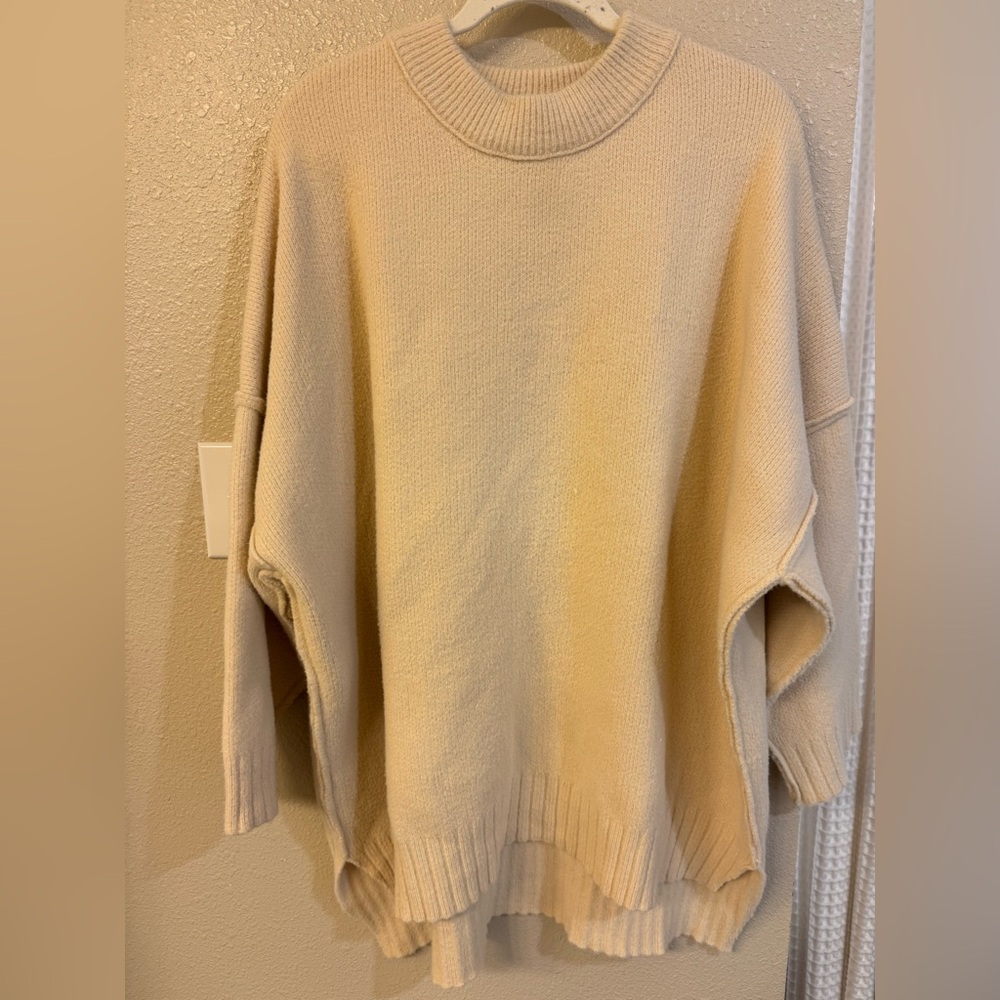 Free People Ivory Crew Neck Sweater with Relaxed Fit